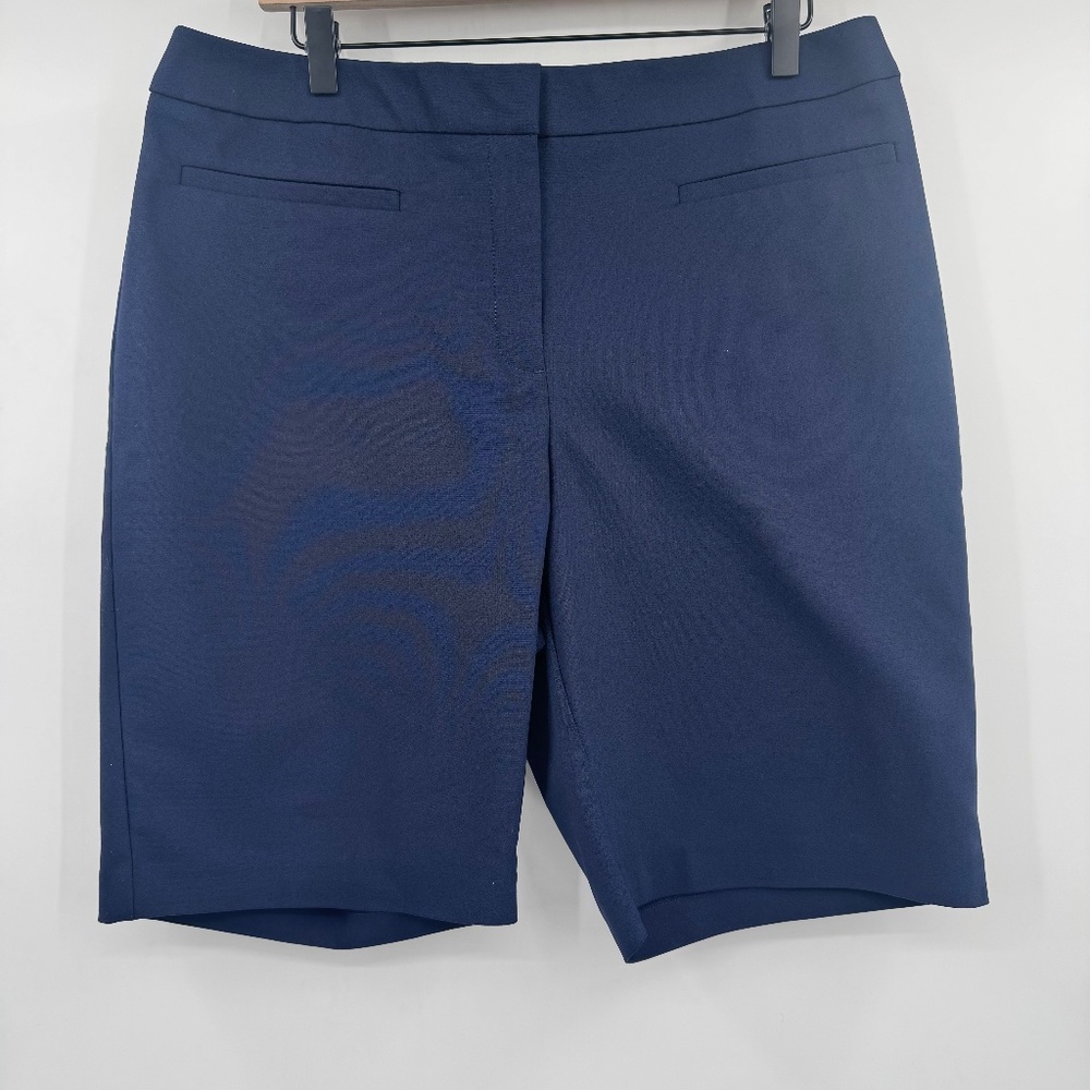 Chicos Shorts Women Size 2 NEW Blue Bermuda Flat Front Stretch Darcy Mid Rise